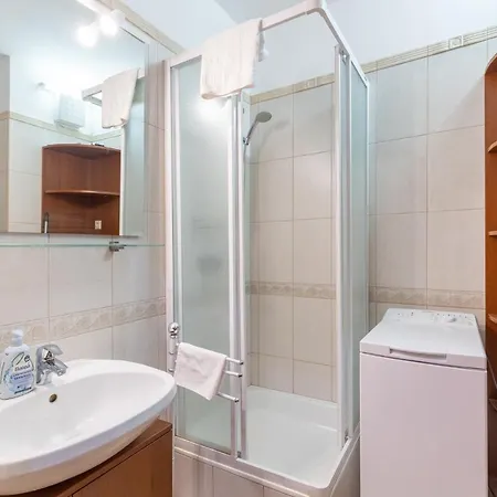 Galerius Kis Apartman By Bltn