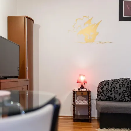 Apartment Galerius Kis Apartman By Bltn Siofok